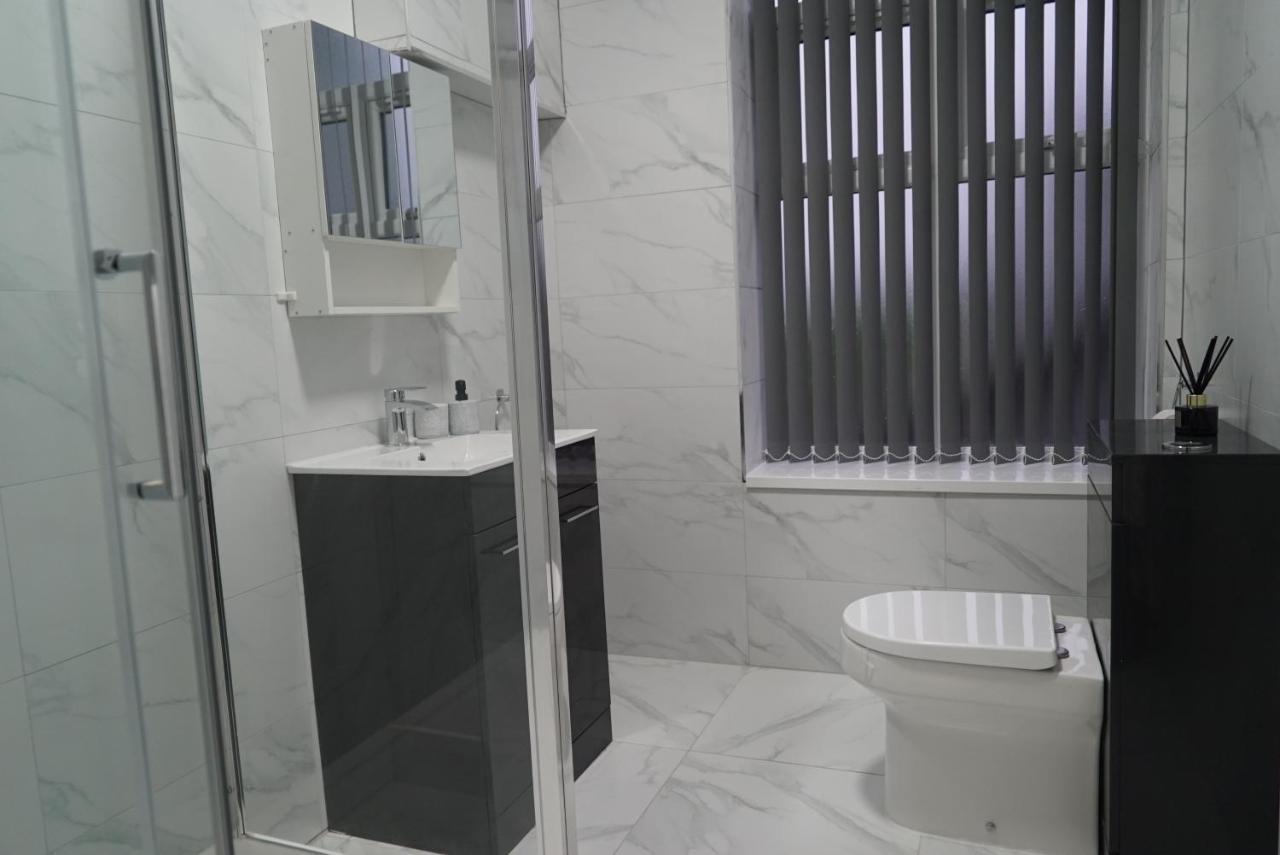 1 & 2 Bed Apartments - Desborough, Kettering, Cosy, Parking, Family, Wifi Eksteriør bilde