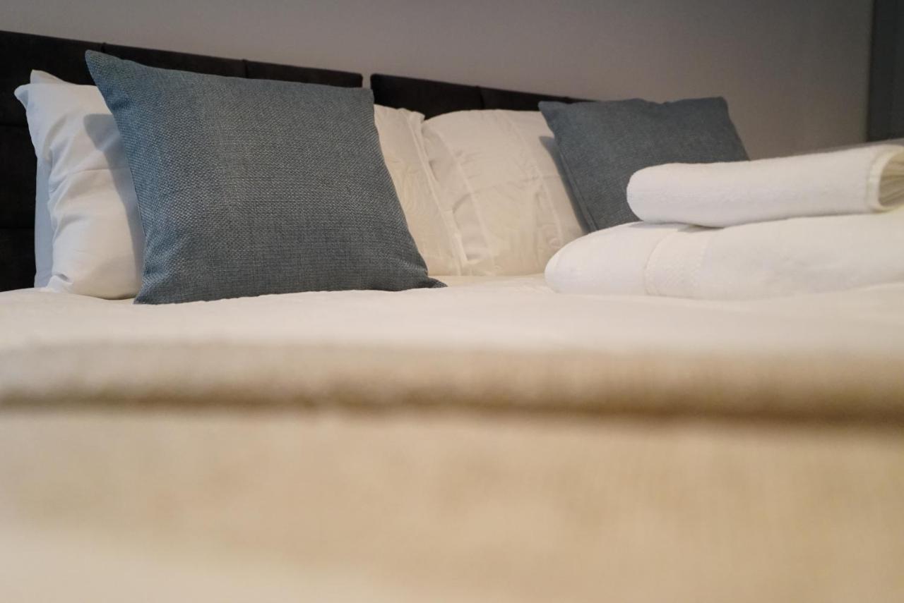 1 & 2 Bed Apartments - Desborough, Kettering, Cosy, Parking, Family, Wifi Eksteriør bilde