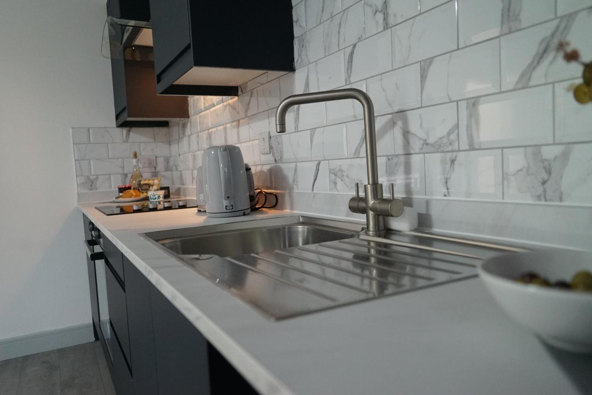 1 & 2 Bed Apartments - Desborough, Kettering, Cosy, Parking, Family, Wifi Eksteriør bilde