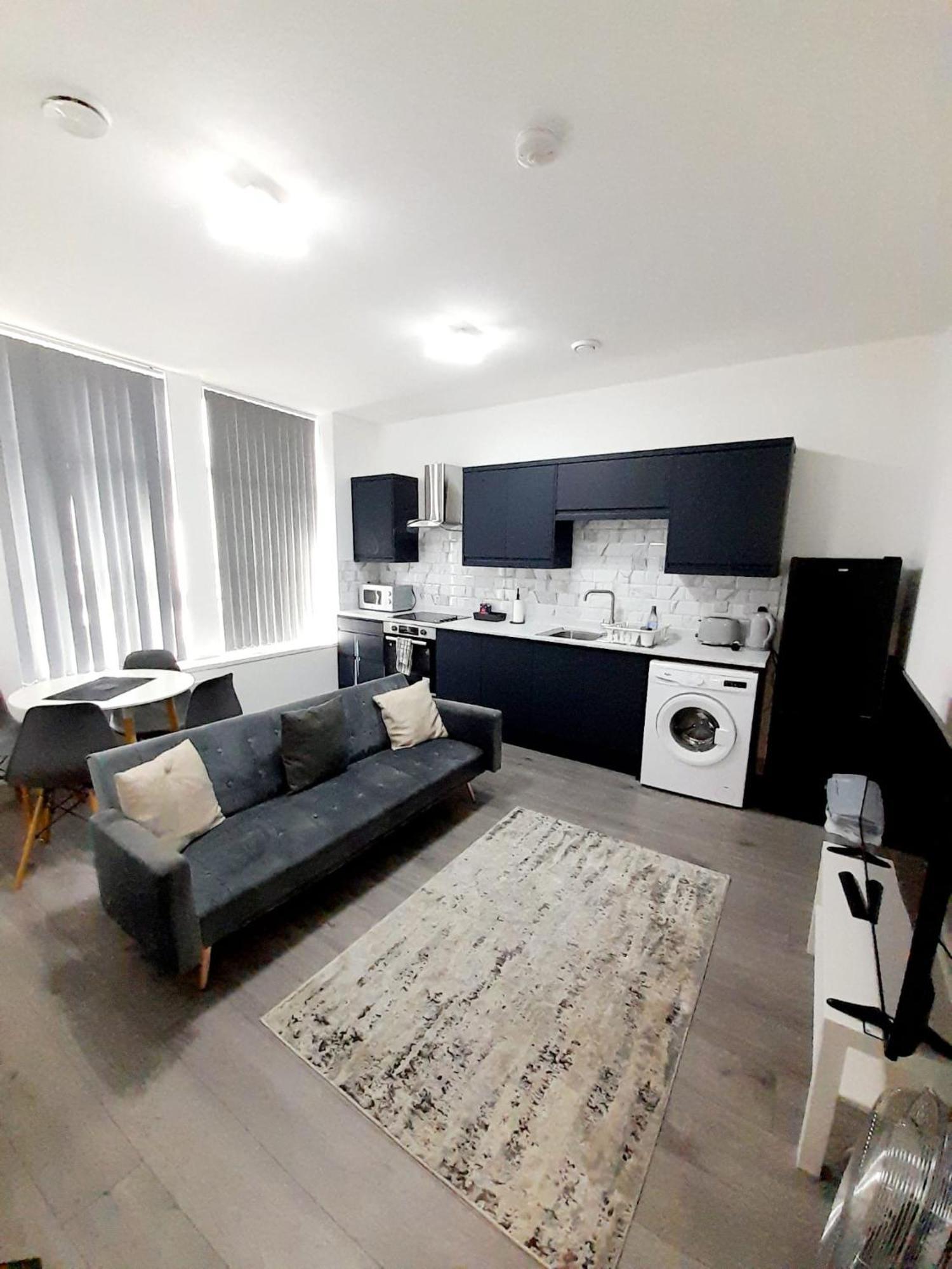 1 & 2 Bed Apartments - Desborough, Kettering, Cosy, Parking, Family, Wifi Eksteriør bilde